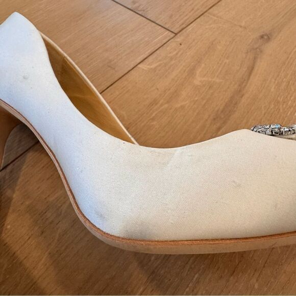 Badgley Mischka
Women's Cher Crystal Buckle Pumps - Picture 5 of 10